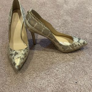 Ivanka Trump heels size 7